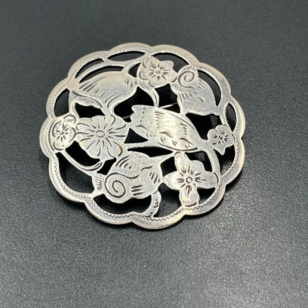Vintage Sterling Silver Nature Leaves Floral‎ Cutout Open Work Scalloped Brooch